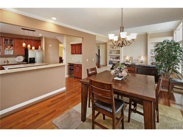 323 Ries Bend Rd, Ballwin, MO 63021 photo 9