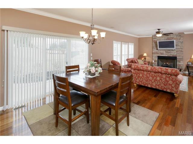 323 Ries Bend Rd, Ballwin, MO 63021 photo 7