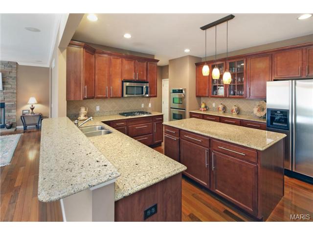 323 Ries Bend Rd, Ballwin, MO 63021 photo 11