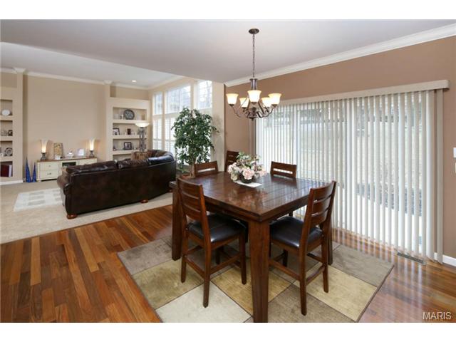 323 Ries Bend Rd, Ballwin, MO 63021 photo 10