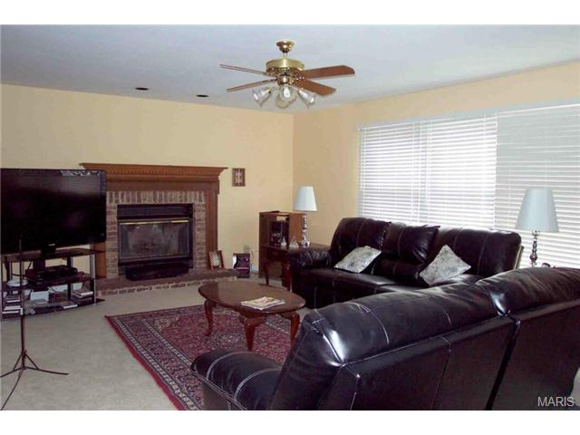 854 Ivy Trce, Ballwin, MO 63021 photo 4