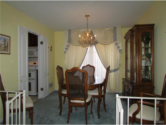 4247 Forest Deville Dr, Saint Louis, MO 63129 photo 10