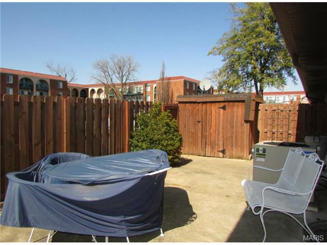 4247 Forest Deville Dr, Saint Louis, MO 63129 photo 7