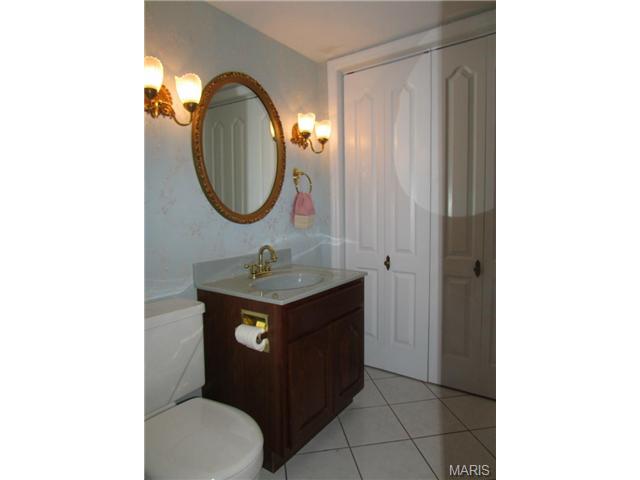 4247 Forest Deville Dr, Saint Louis, MO 63129 photo 11