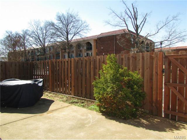 4247 Forest Deville Dr, Saint Louis, MO 63129 photo 6