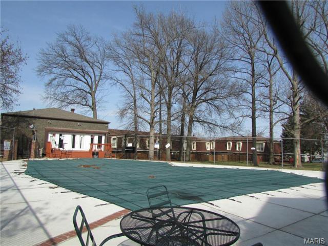 4247 Forest Deville Dr, Saint Louis, MO 63129 photo 15