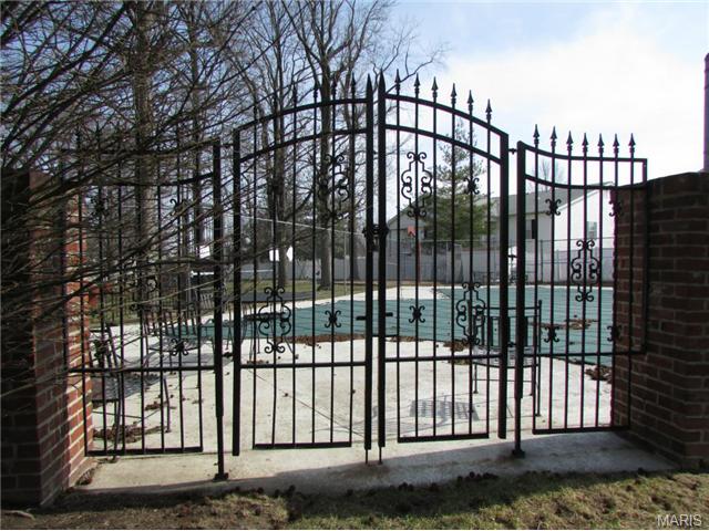 4247 Forest Deville Dr, Saint Louis, MO 63129 photo 14