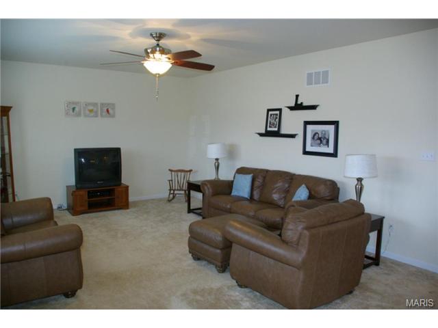 3109 Grace Hill Dr, O'fallon, MO 63367 photo 8