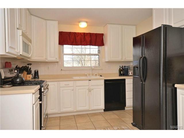 11 Calder, Ballwin, MO 63021 photo 3
