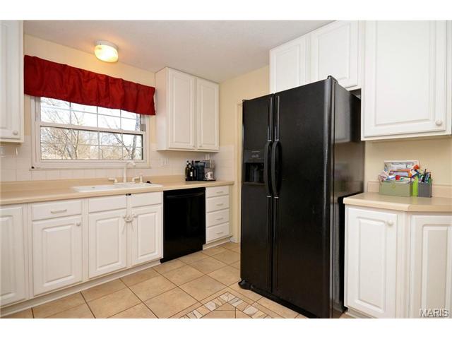 11 Calder, Ballwin, MO 63021 photo 4