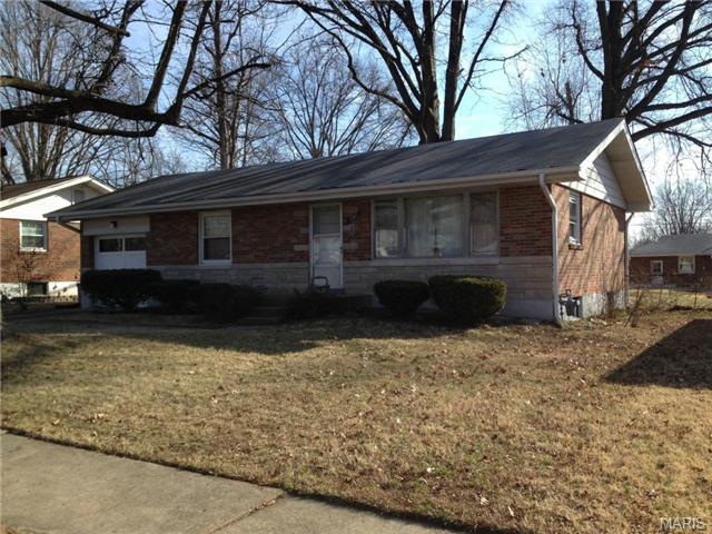 220 Kirk Dr, Ferguson, MO 63135 photo 1