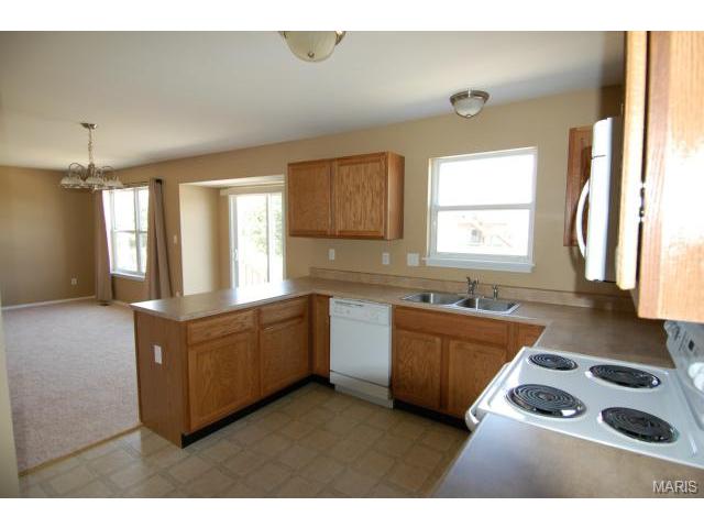 1911 Briarfield, Lake Saint Louis, MO 63367 photo 9