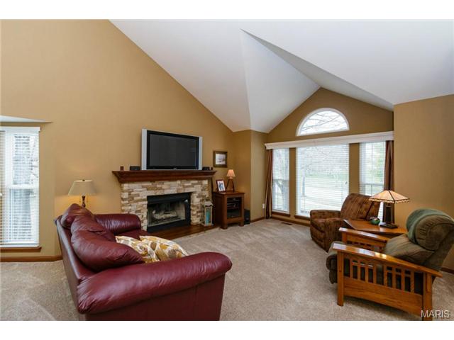 226 Cleta, Ballwin, MO 63021 photo 3