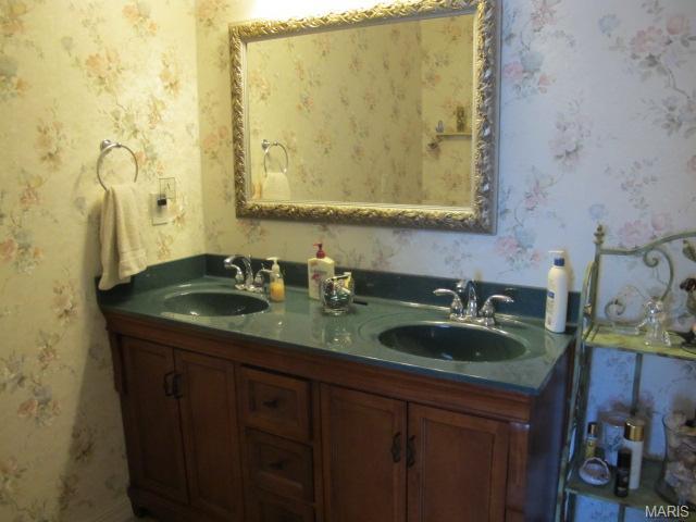 558 Spring Gln, Ballwin, MO 63021 photo 9