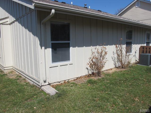 558 Spring Gln, Ballwin, MO 63021 photo 16
