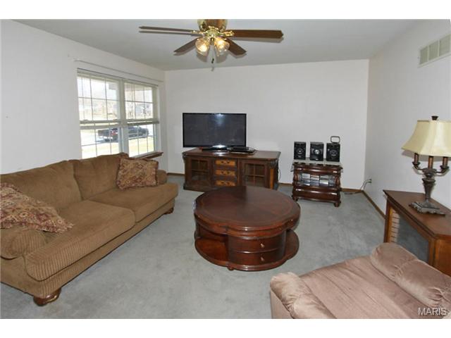 43 Chip Dr, O'fallon, MO 63366 photo 5