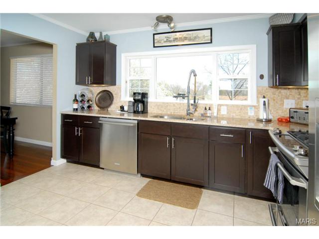 384 Walnut Point Ct, Ballwin, MO 63021 photo 6