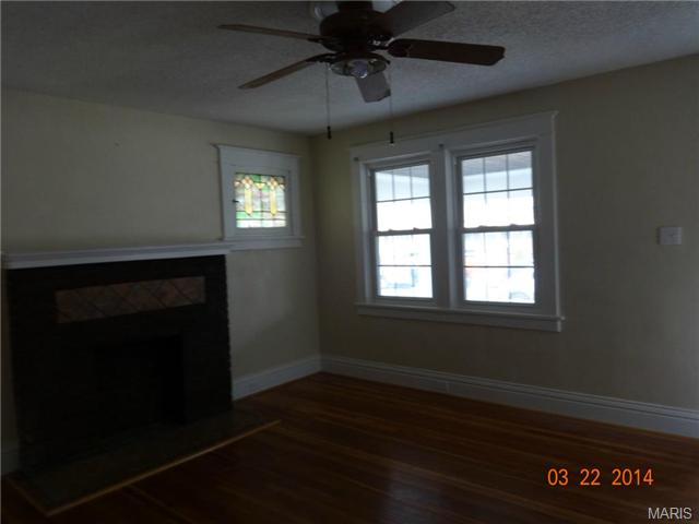 8950 Argyle Ave, Saint Louis, MO 63114 photo 3