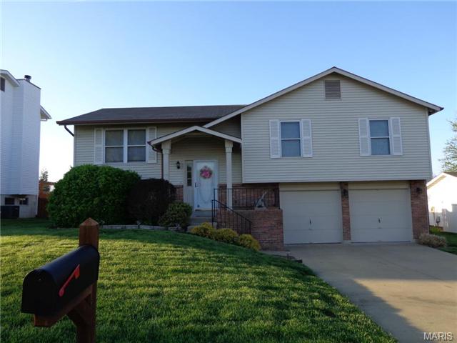 435 Tailor Ln, O'fallon, MO 63368 photo 1