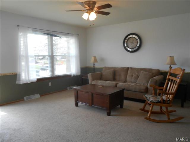 405 Duchesne Ave, O'fallon, MO 63366 photo 6