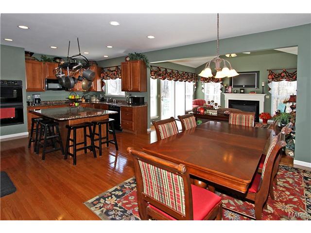 111 Cloverleaf Mdws, O'fallon, MO 63366 photo 8