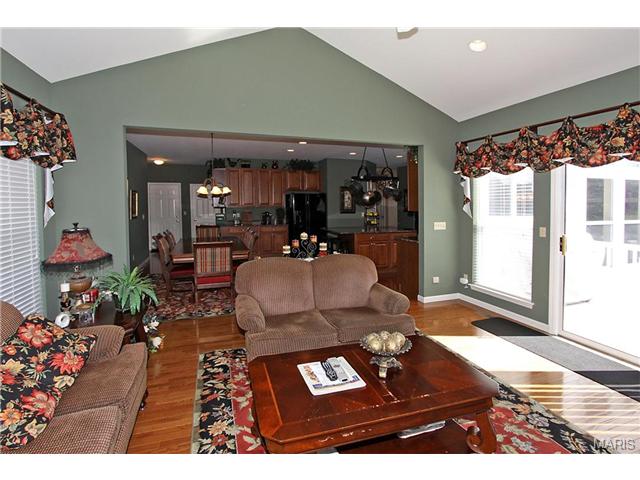 111 Cloverleaf Mdws, O'fallon, MO 63366 photo 12