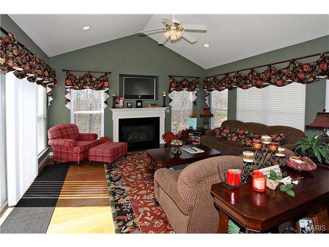 111 Cloverleaf Mdws, O'fallon, MO 63366 photo 11