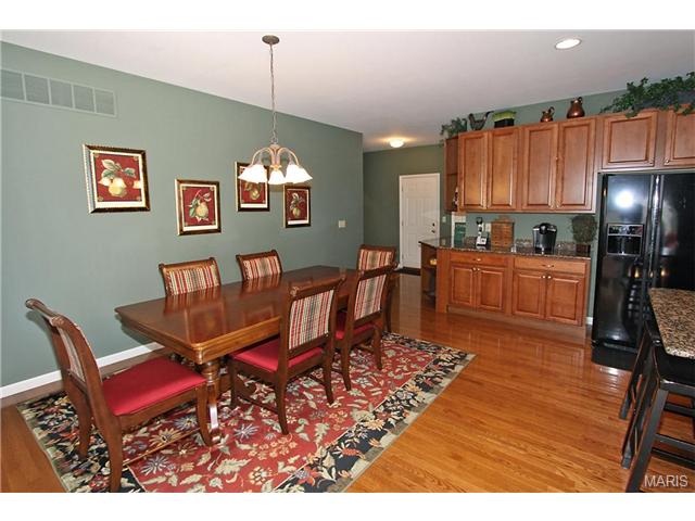 111 Cloverleaf Mdws, O'fallon, MO 63366 photo 9