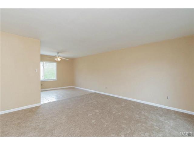 608 Williams Dr, Eureka, MO 63025 photo 3