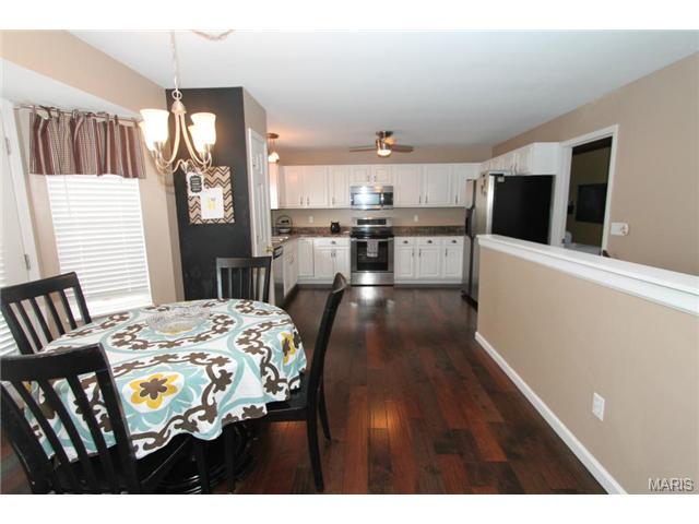 1418 Chambers Dr, O'fallon, MO 63366 photo 3