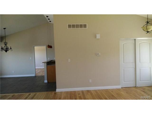 507 Lake Dr, O'fallon, MO 63366 photo 4