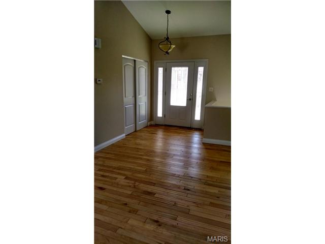 507 Lake Dr, O'fallon, MO 63366 photo 2