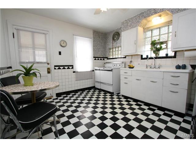 5834 Staely Ave, Affton, MO 63123 photo 7