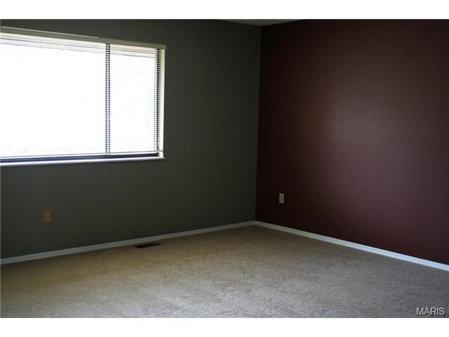 1364 Hampton Rd, Saint Charles, MO 63303 photo 11