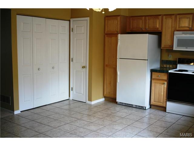 1364 Hampton Rd, Saint Charles, MO 63303 photo 9