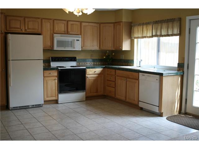 1364 Hampton Rd, Saint Charles, MO 63303 photo 3