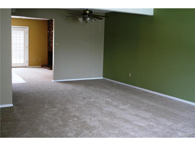 1364 Hampton Rd, Saint Charles, MO 63303 photo 2
