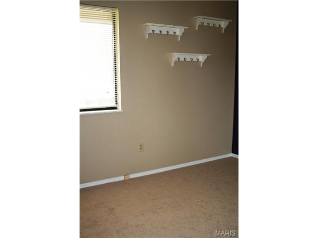 1364 Hampton Rd, Saint Charles, MO 63303 photo 6