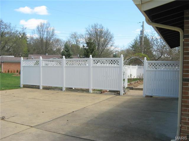 409 Algonquin Dr, Ballwin, MO 63011 photo 29