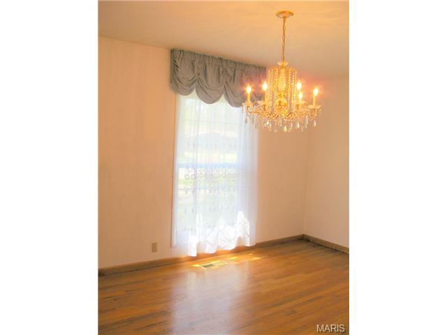 409 Algonquin Dr, Ballwin, MO 63011 photo 5