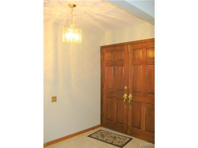 409 Algonquin Dr, Ballwin, MO 63011 photo 3