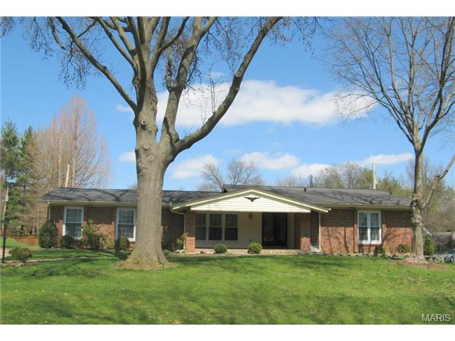 409 Algonquin Dr, Ballwin, MO 63011 photo 1