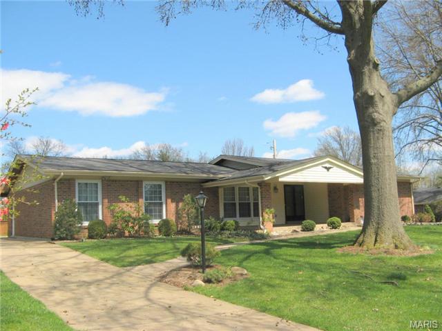 409 Algonquin Dr, Ballwin, MO 63011 photo 2