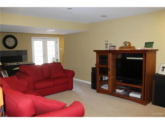 213 Wildbrier Dr, Ballwin, MO 63011 photo 24