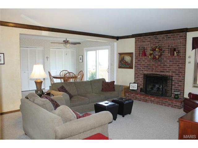 213 Wildbrier Dr, Ballwin, MO 63011 photo 9