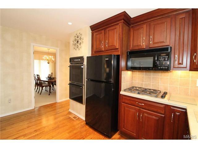 4716 Idecker Dr, Saint Louis, MO 63129 photo 12