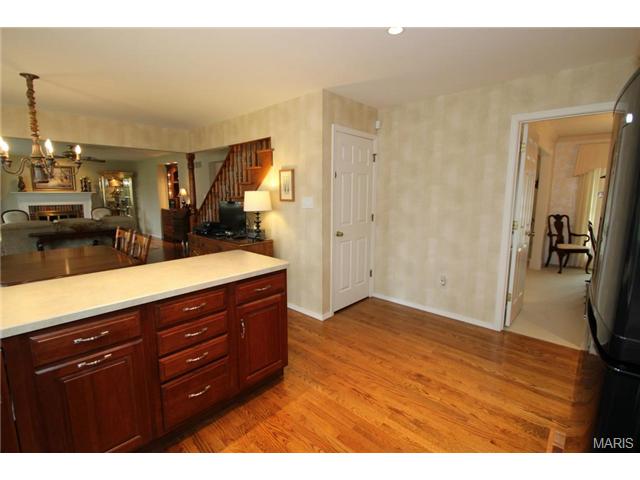 4716 Idecker Dr, Saint Louis, MO 63129 photo 11