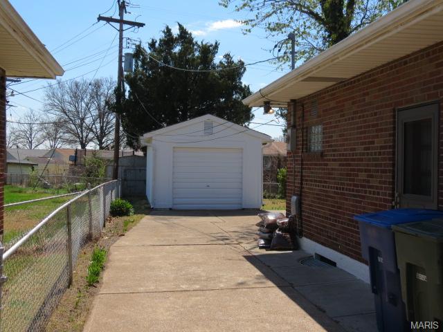7440 Sharp Ave, Saint Louis, MO 63116 photo 3