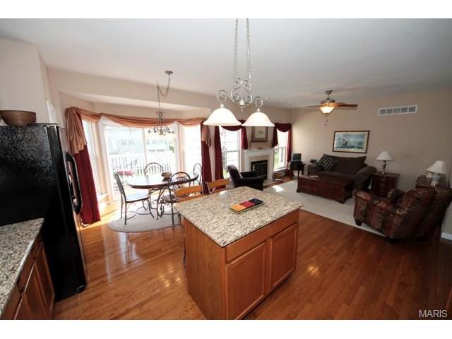 6 Eagle Bluff Ln, Saint Charles, MO 63303 photo 11