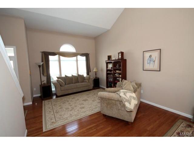 6 Eagle Bluff Ln, Saint Charles, MO 63303 photo 2